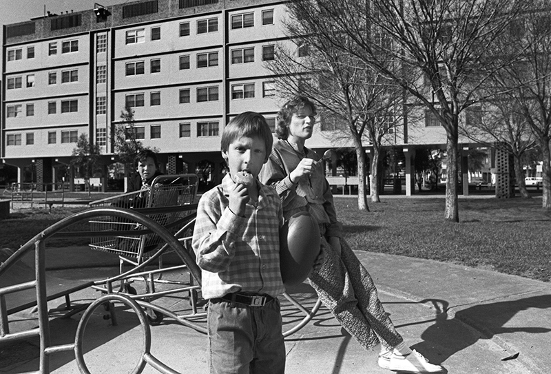 Life on a High Rise Estate : Melbourne : 1986  : Personal Photo Projects :  Richard Moore Photography : Photographer : 